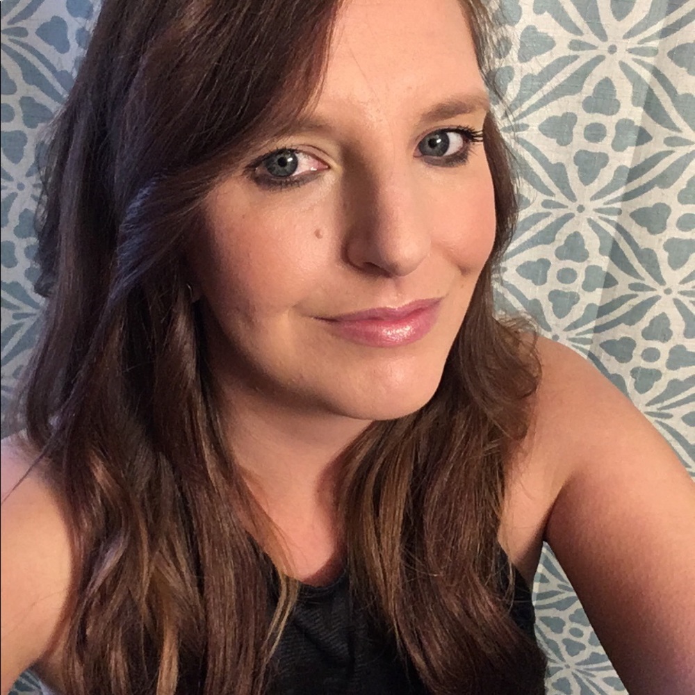 Meet your Posher, Emilie
